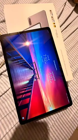 Honor pad X9 with flip cover, Sim, just 1 month used