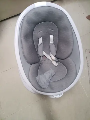 Graco sooth and sway Gray baby rocker/infant bouncer seat with safety harness USED ONLY ONCE