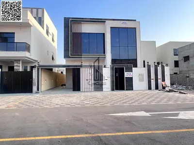 فيلا للبيع في منطقة الحليو المميزات: • 5 غرف نوم ماستر • مجلس • صالة • مطبخ رئيسي • غرفة خادمة • ارتداد كبير أمام الفيلا الوصف: تقدم هذه