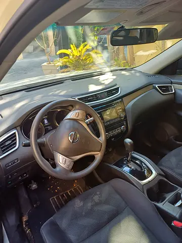 2015 Nissan X-Trail SV trim