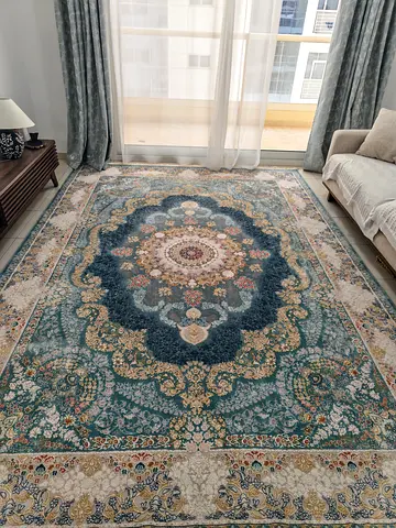 Classic Persian-style area rug — 250x350, good condition