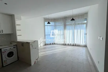 Vacant | Close to Metro| Modern Layout | Low Floor