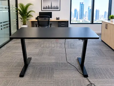 Ikea Electric adjustable standing desk - 140cm, black tabletop