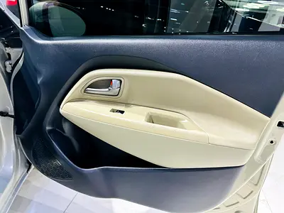 2013 KIA RIO 缩略图 19