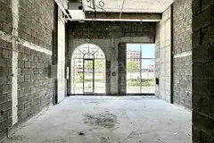 ROAD FACING | FITTED | UNFURNISHED | VACANT