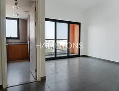 Stylish Apartment | Near City Center | Resale