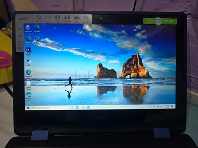 Acer Aspire R11 11.6" Convertible Laptop - Good Working Condition