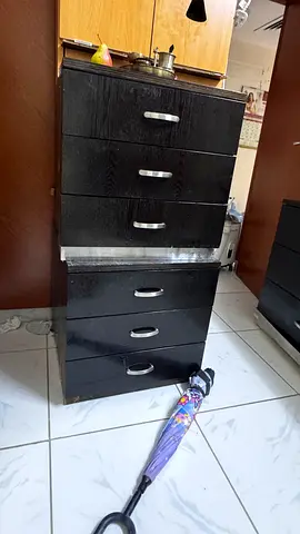 Black 6-Drawer Chest / Dresser - Solid Handles, Good Storage
