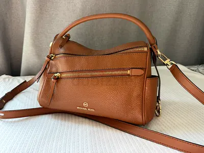 Michael kors hand bag
