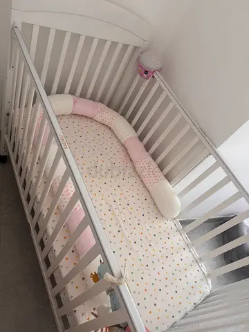 Juniors White Baby Crib