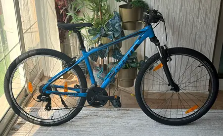 Giant ATX 27.5 Mountain Bike – Ready to Ride bicycle (size small)
