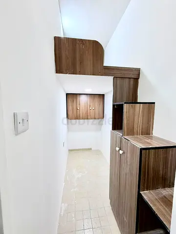 Partition Available Near Mall Of Emirates Metro