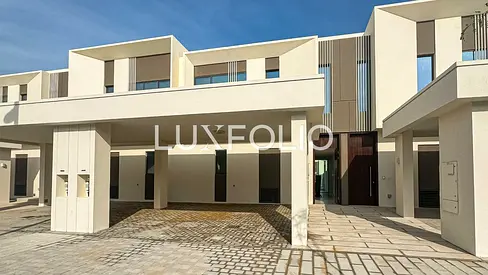 Great Location | Large Style | Centre Kitchen