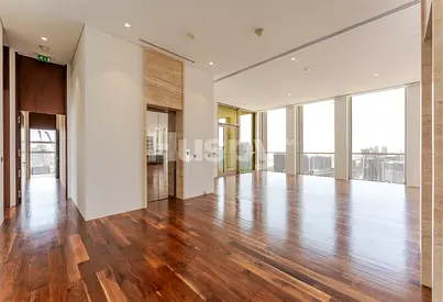 Vacant | Private Floor Residence | Top Floor