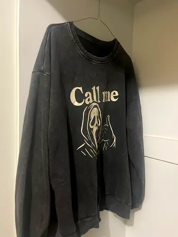 Black Size Large Sweater