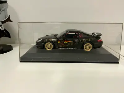 1:18 Scale Porsche 911 Worldwide Express Diecast Model in Display Case and the lowest 1250 no lower
