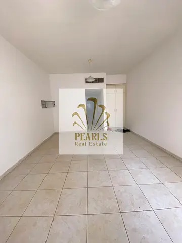 اشيك واكبر استوديو ثاني ساكن مع مطبخ شبه منفصل 1 حمام بجوار الجراند مول _صيانة كاملة علي المالك _قريب من الخدمات والمواصلات _تسهيلات ف الدفع _السعر ال