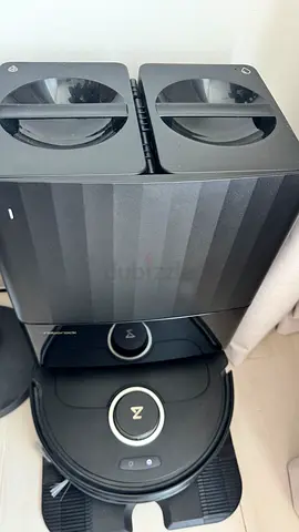 Roborock Auto Docking Robot Vacuum with Dual Charging Station (Used)