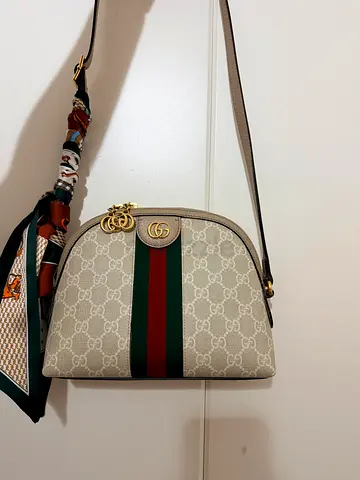 Gucci Ophidia beige canvas shoulder bag with green red stripe. Original box, dustbag included.