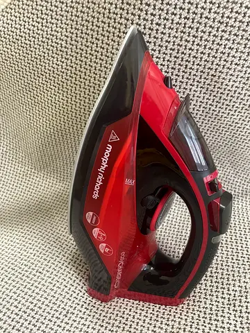 Morphy Richards EasyCharge Cordless Steam Iron