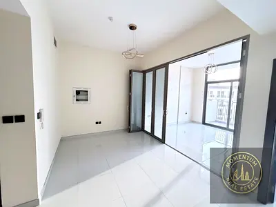 شقة مشرقة بغرفة نوم واحدة | شرفة | إطلالة على وسط المدينة