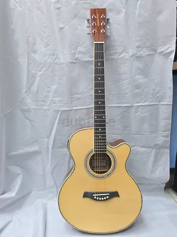 Acoustic-electric cutaway guitar in good condition - Brand New
