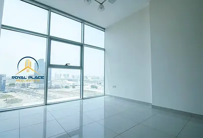 SEMI-CLOSED KITCHEN - PREMIUM LAYOUT - W/ BALCONY!