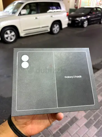 Z FOLD 8 12GB 256GB BRAND NEW SEALED UAE VERSION