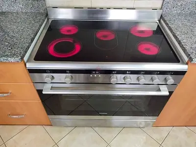Siemens ceramic electric cooker with oven - good working condition