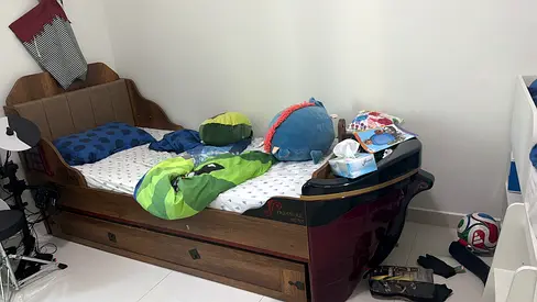 Kids bed boat shape