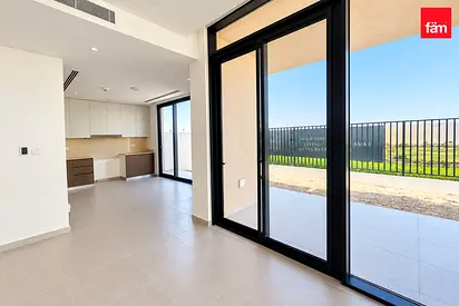 Single Row | Corner Unit | Spacious Layout