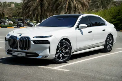 2024 BMW 735i PURE EXCELLENCE  35,000 KM | 5 YEARS WARRANTYGCC |