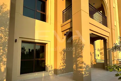 COMMUNITY VIEW | UNFURNISHED | VACANT