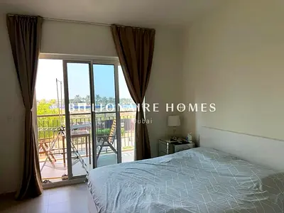 Single Row | Corner Unit | Vacant