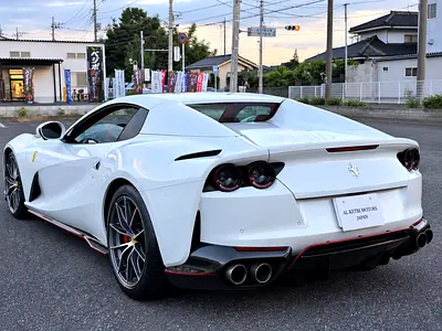 صورة 2 لـ 2016 Ferrari 812 GTS