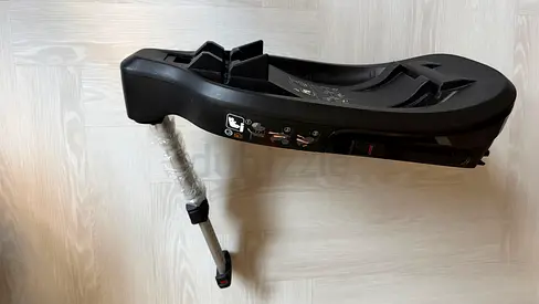 Infant car seat ISOFIX base - sturdy condition