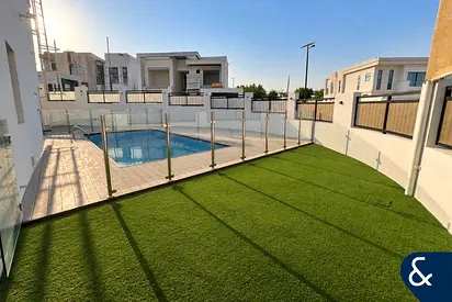 5 Bed | Vacant | Spacious | Custom
