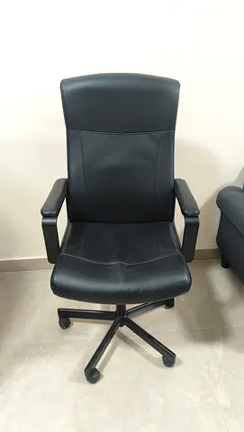 High-Quality Black Leather office chair