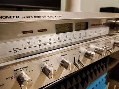 PIONEER STEREO RECIEVER SX750 220 V