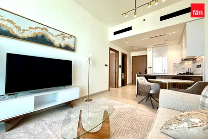 Fully Furnished APT, Prime Location