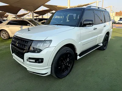Mitsubishi Pajero -2020-Signature Edition- GCC-free accident-original paint-SERVICE ALFUTTAIM
