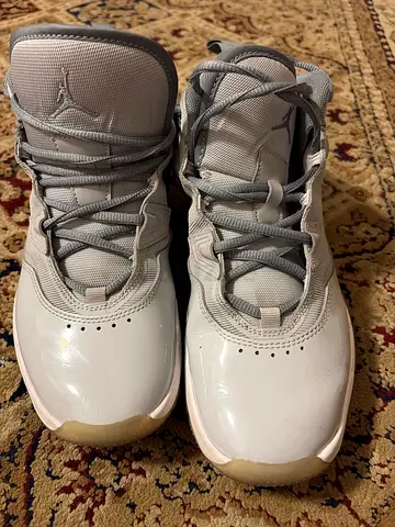 Air Jordan 11 Retro (White/Grey) - Used Men's Sneakers