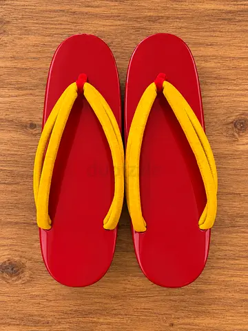 Red lacquered zori (Japanese) sandals with yellow fabric thongs with box