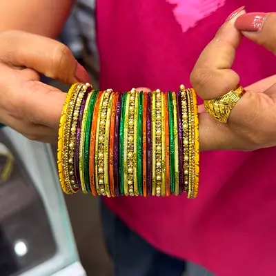 Colorful Indian-style Bridal Bangles Set with Gold Accents (Multiple Pieces)