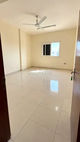 📍 Sharjah – NO COMMISSION apartment with a living room in Muwaileh Commercial, Sharjah