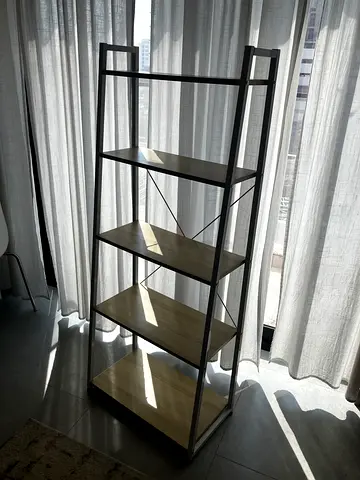Metal frame shelving unit with wooden shelves - 5 tiers (excellent condition)