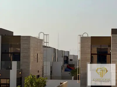 | فيلا زاوية جديدة كلياً بـ 4 غرف نوم | شبه منفصلة |