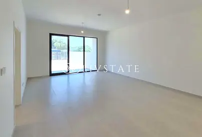 Elegant 3BR Townhouse| Spacious | Handovered
