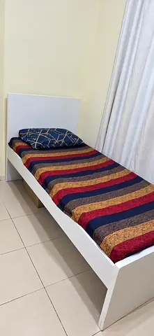 Single Bed with Mattress – AED 100