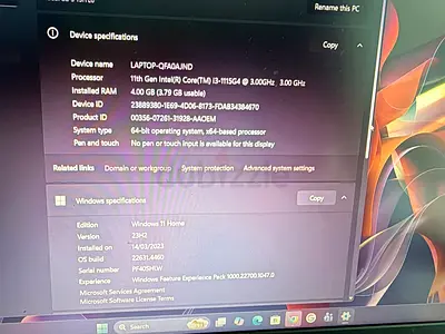 Lenovo IdeaPad 3 15ITL6 (82H8) - Lightweight, well-maintained laptop.